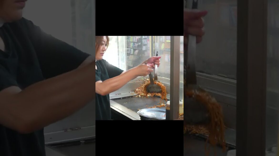 Japanese street food “Yakisoba noodles” #shorts Japanese street food "Yakisoba noodles" #shorts