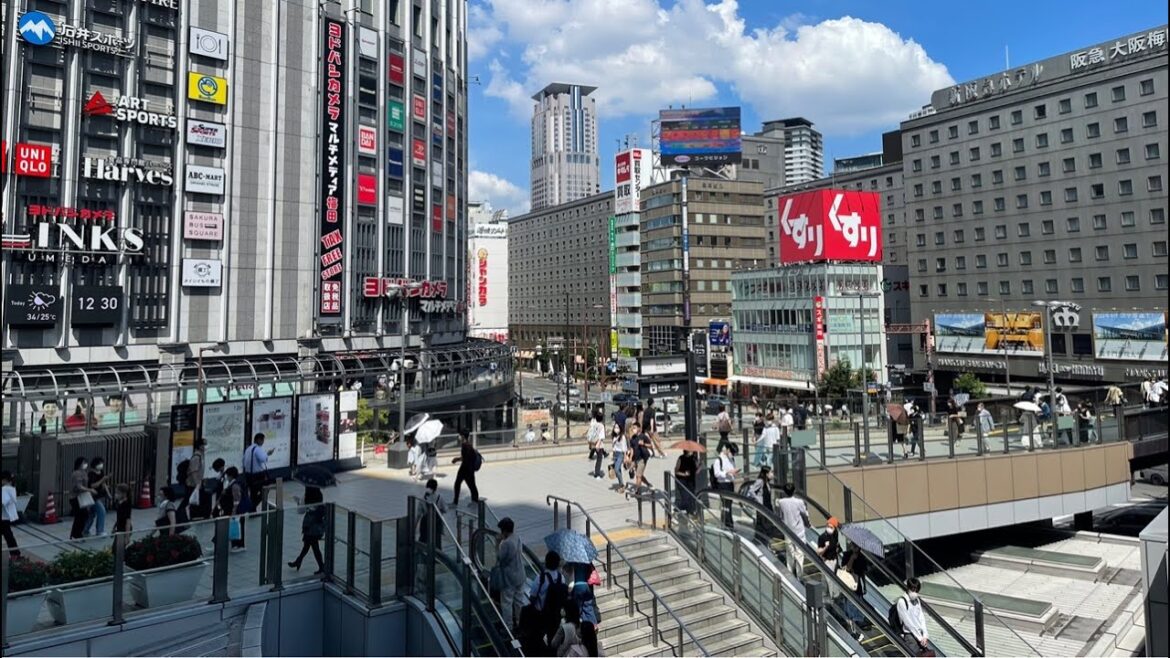 Japan Walking Tour.From Osaka City. Osaka Prefecture. Next to Kyoto. 大阪市梅田の街観察&大阪駅を歩いてみよう。