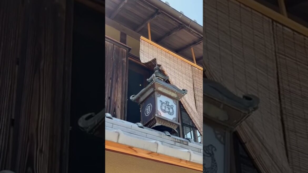 Is It the Most Beautiful Starbucks in the World? / Kyoto, Japan