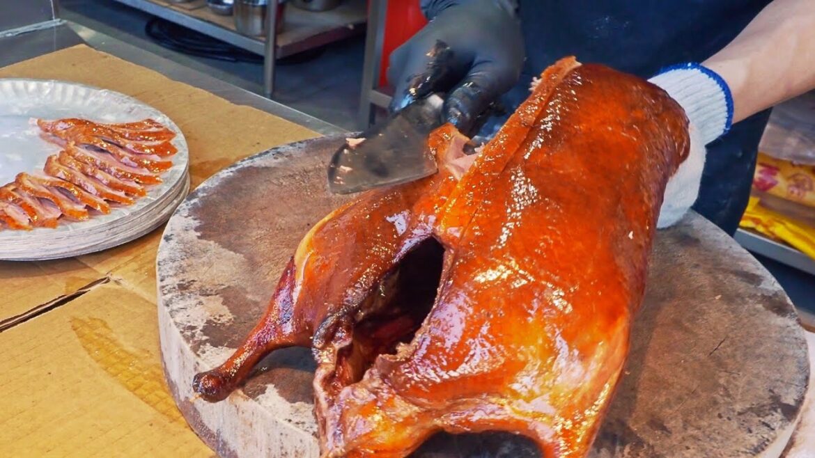 Juicy！Crispy Roasted Cherry Duck, Duck Fat Pancake Making / 酥脆多汁！脆皮櫻桃烤鴨, 鴨油餅皮製作/皇金脆皮烤鴨