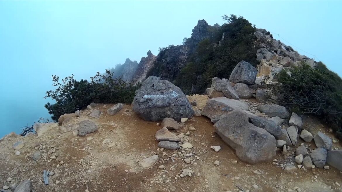 Climbing Yatsugatakes (八ヶ岳) peaks