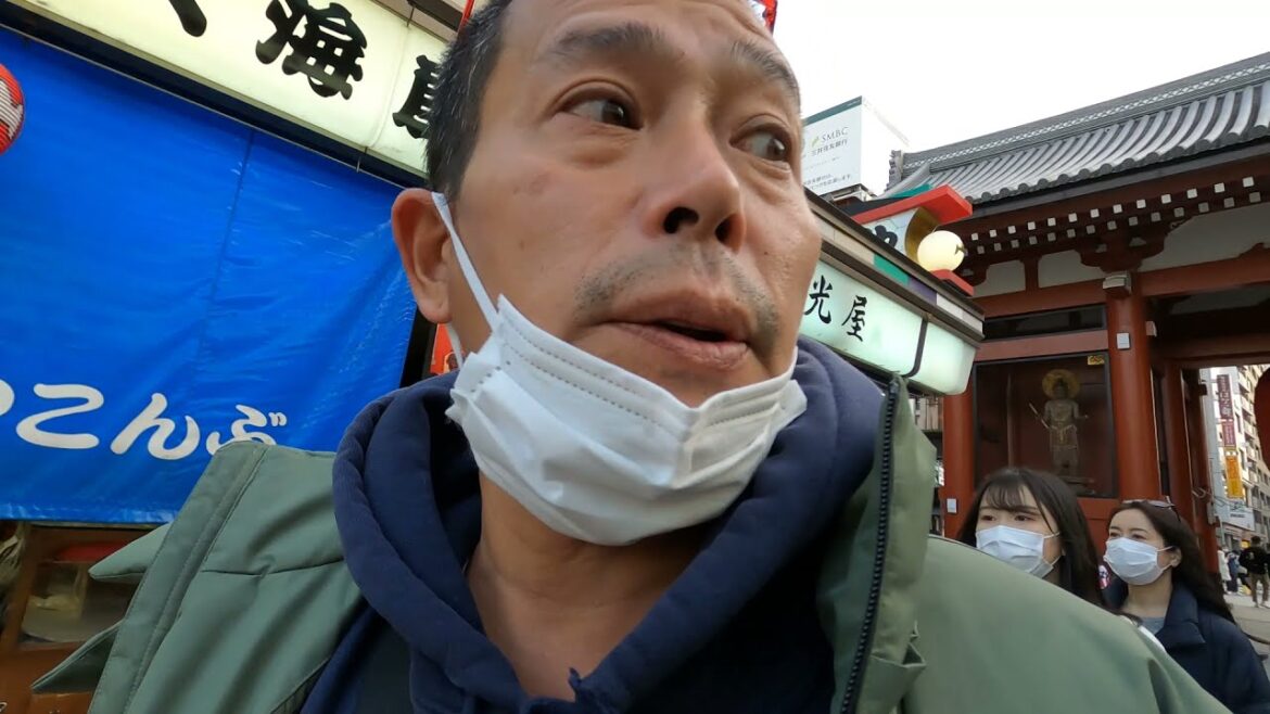 Walking around the city ASAKUSA. ASAKUSA is one of the most famous towns in Tokyo. #Tokyo #Asakusa