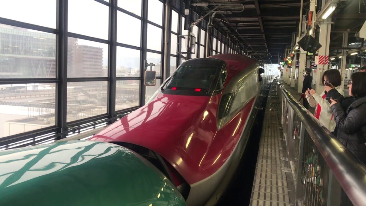 Shinkansen – Hayabusa & Komachi separation at Morioka Shinkansen - Hayabusa & Komachi separation at Morioka