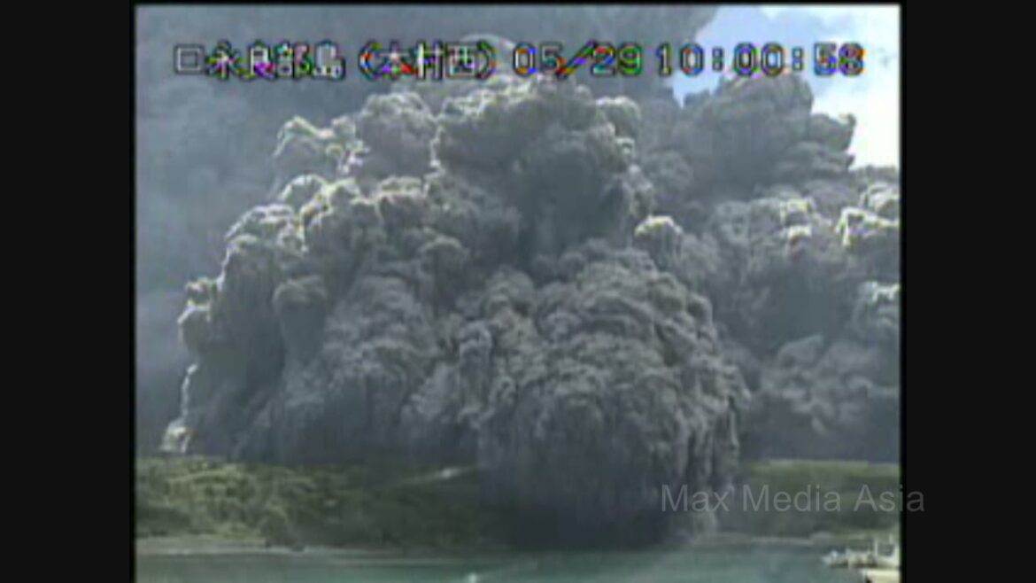 Slow Motion: Japan Volcanic Eruption on  Mt Shindake on Kuchinoerabu Island Kagoshima Ryukyu Islands
