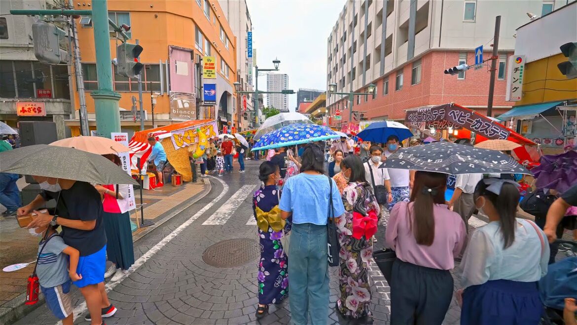 Japan - Rainy day at Takasaki festival - 4K HDR