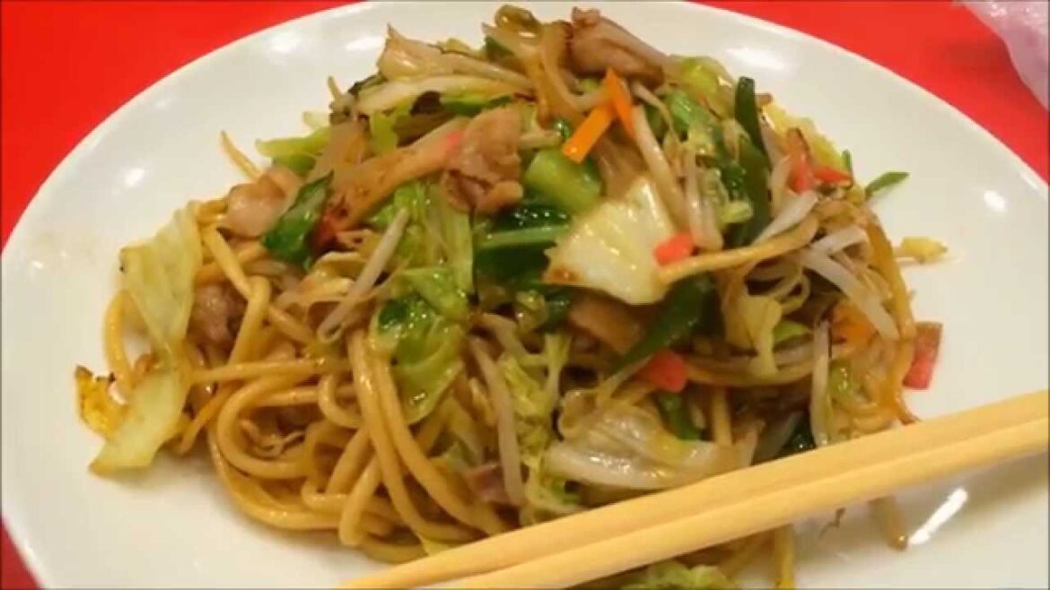 福岡市春吉の中華紅蓉軒の皿うどん　Chinese Restaurant KOYOKEN　 Nagasaki dish of noodles in Fukuoka-city