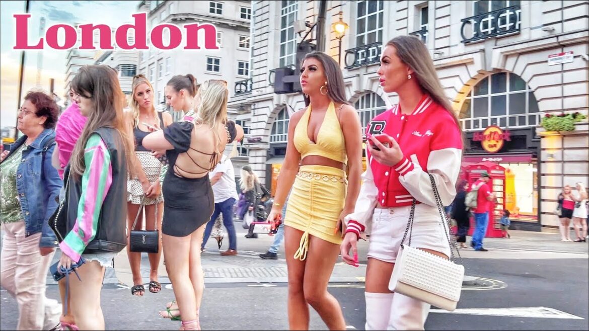 Central London Walk at Sunset, London Evening Walking Tour around Piccadilly, Soho London, Soho. Central London Walk at Sunset, London Evening Walking Tour around Piccadilly, Soho London, Soho.