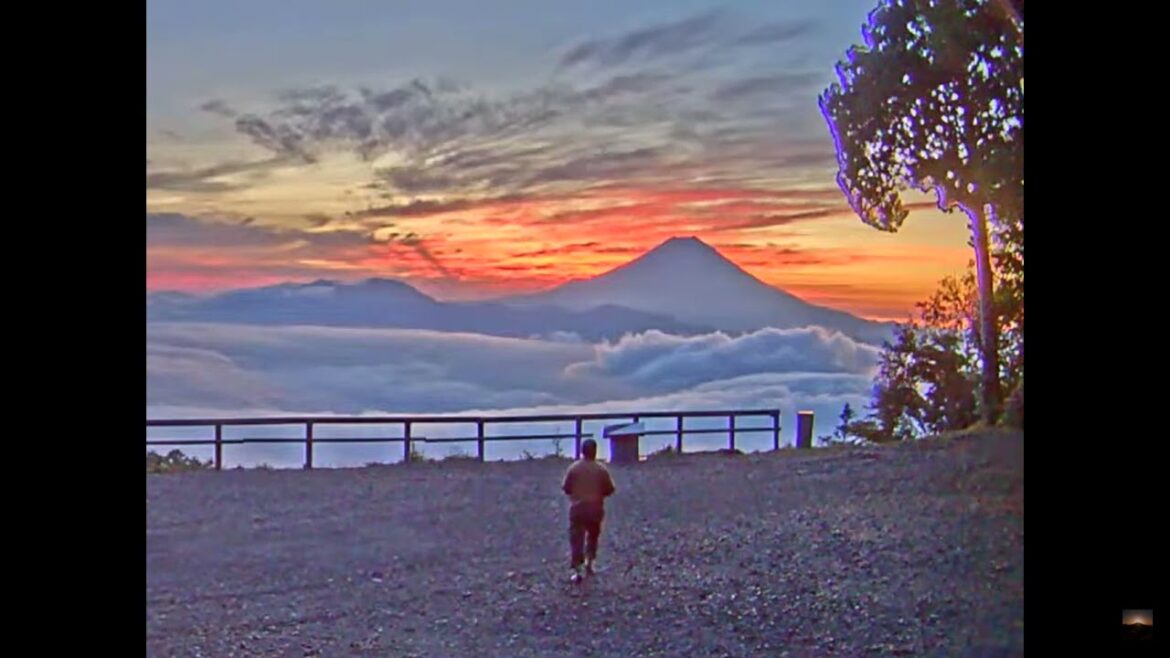 2022年9月14日 七面山（標高1,982m）から見た美しい富士山と、御来光映像