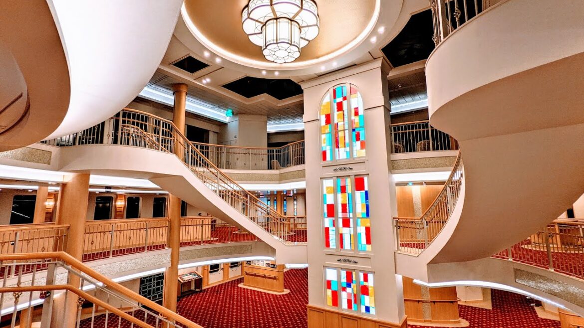 Japan's Luxury Ferry & Best Japanese-style Raw Egg Sea bream Rice | Travel from Ehime to Osaka Japan's Luxury Ferry & Best Japanese-style Raw Egg Sea bream Rice | Travel from Ehime to Osaka