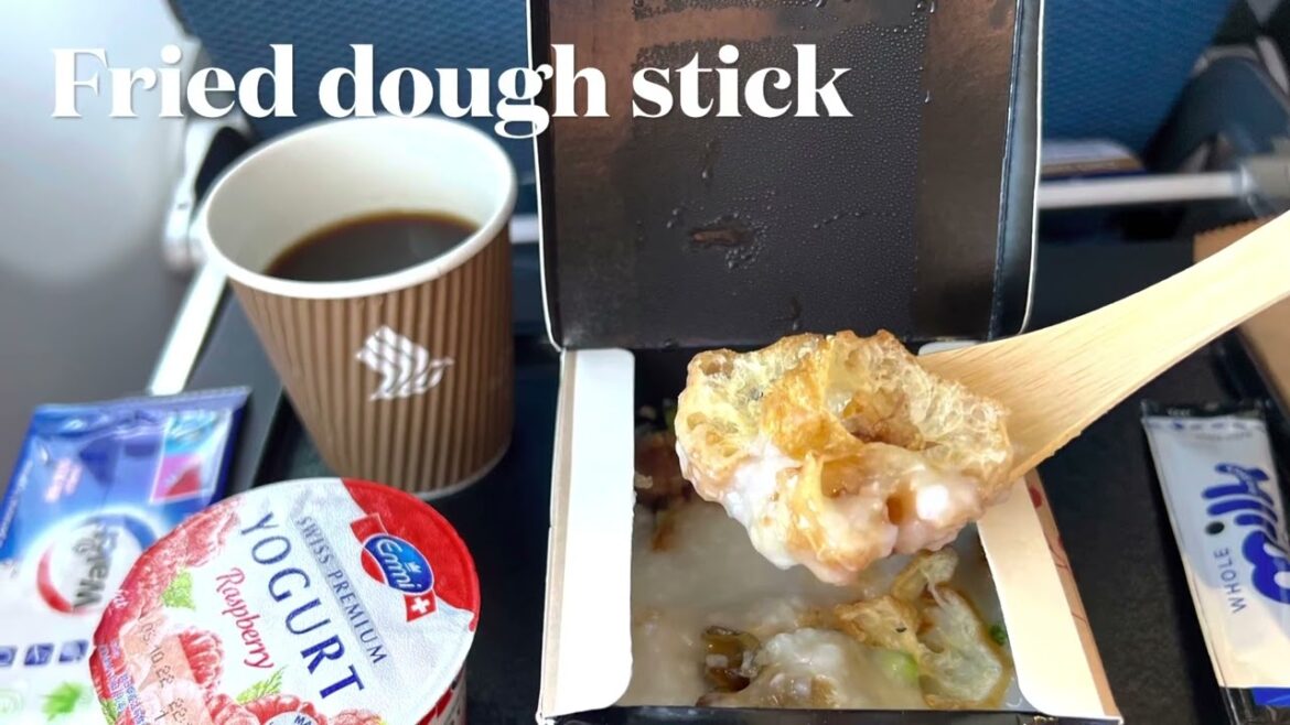 Flight to Siem Reap Cambodia (Angkor Wat) Porridge Box Singapore Airlines Economy Class Boeing 737-8