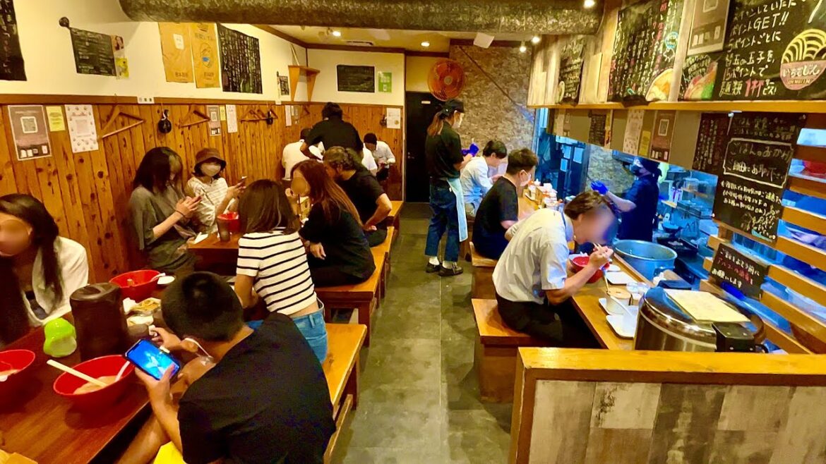 次々と舞い込む注文ラッシュ！福岡サラリーマンの胃袋を掴んだ絶品とんこつラーメン｜Amazing Japanese restaurant｜福岡グルメ ランチ ラーメン