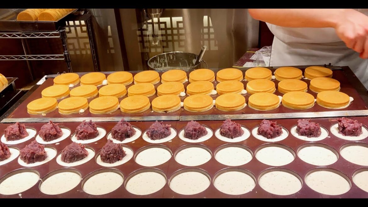 Japanese Street Food - Imagawayaki Pancake Dessert