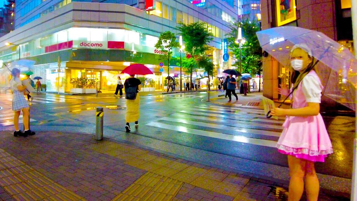 Ikebukuro in Tokyo. Heavy rain in the evening ♪💖🐶4K non-stop 1 hour 01 minutes
