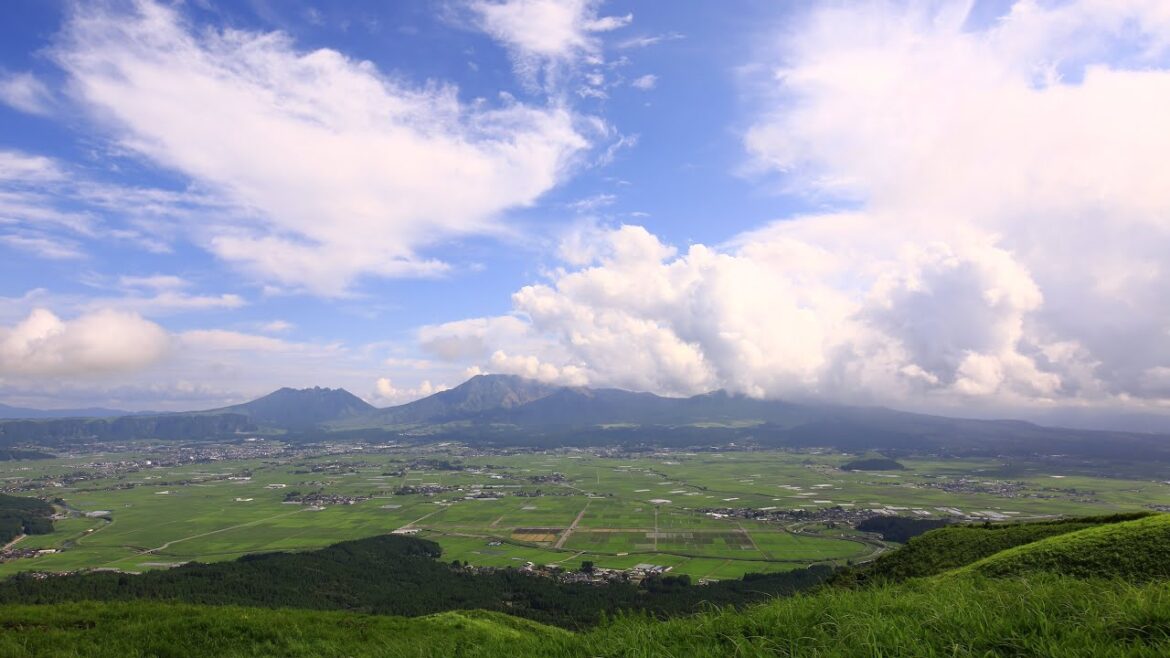 【Japan 1minute Travel KUMAMOTO Aso】熊本 阿蘇（真夏の阿蘇五岳のタイムラプス映像）