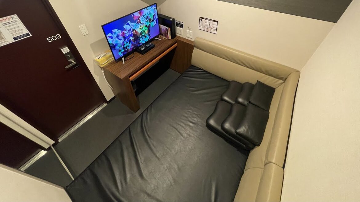 Staying at Japan's Private Capsule VIP Room Hotel - Net Cafe Kaikatsu Club