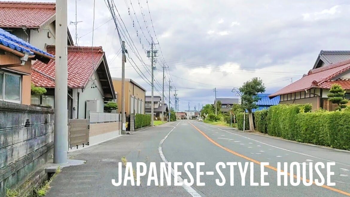 【JAPAN WALK】Traditional Japanese House | Tiled Roof | Old and Historic Building | 田舎の風景 【JAPAN WALK】Traditional Japanese House | Tiled Roof | Old and Historic Building | 田舎の風景