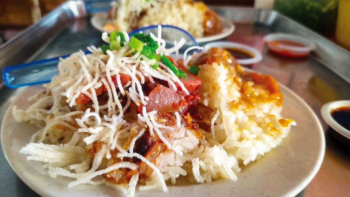 Drool Worthy Malaysian Food – Two Flavors in One Bite Delightful Glutinous Rice Drool Worthy Malaysian Food - Two Flavors in One Bite Delightful Glutinous Rice