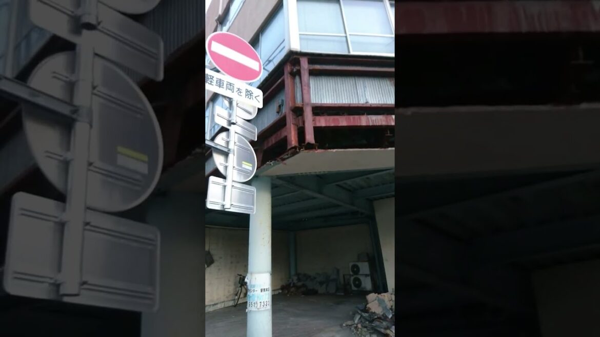 間が悪ければ最悪、死者多数で全国ニュースレベルな事件発生　建物の外壁が崩壊した　静岡県沼津市