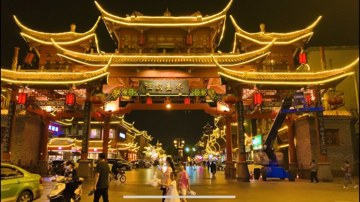 [4KHDR]China walk tour | Evening Walk in Qintai Road Chengdu | Real china city