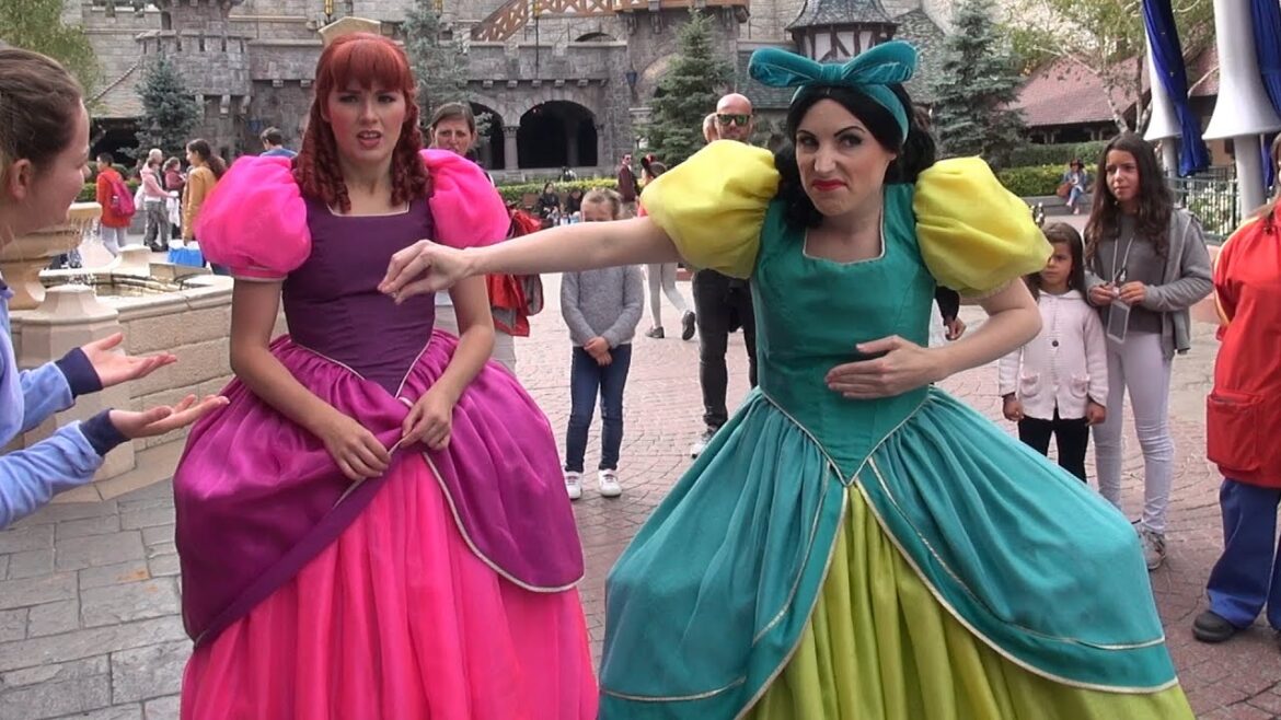 Anastasia and Drizella Marriage Proposal at Disneyland Paris – Meet & Greet Cinderella Stepsisters Anastasia and Drizella Marriage Proposal at Disneyland Paris - Meet & Greet Cinderella Stepsisters