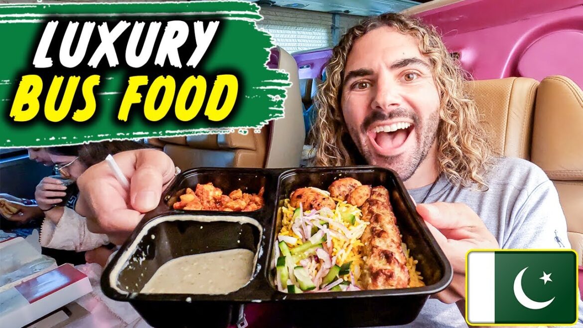$3 LUXURY Bus food | Lahore to Islamabad! 🇵🇰