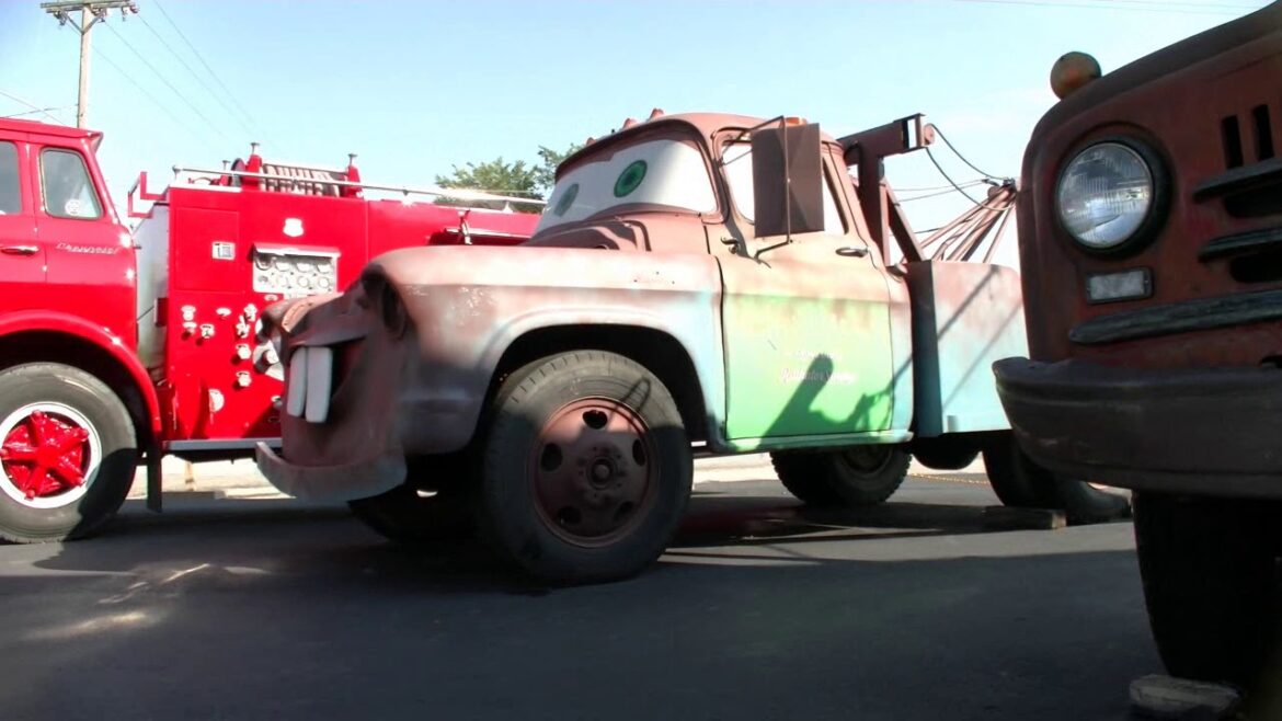 Gilligans - "OFFICIAL TOUR"