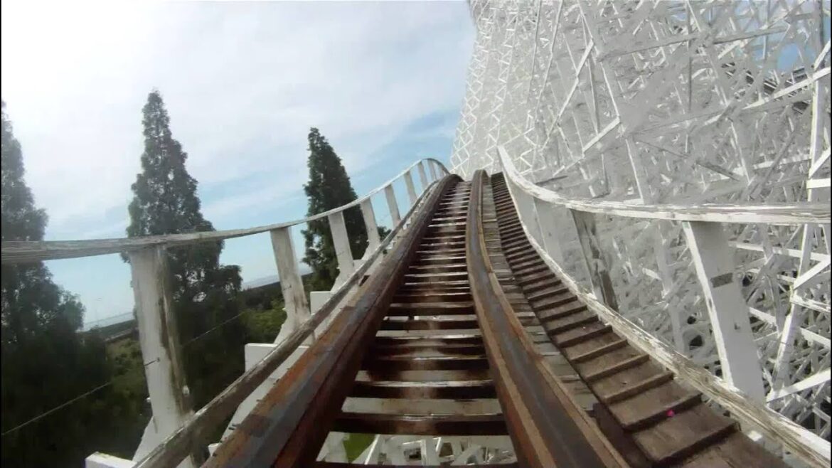 White Cyclone POV Roller Coaster Front Seat Intamin Woodie Nagashima Spaland Japan 1080p HD