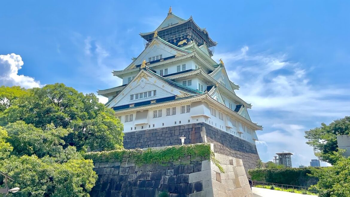 Japan Travel Vlog | Osaka's Amazing Castle, Water Bus and Food Japan Travel Vlog | Osaka's Amazing Castle, Water Bus and Food