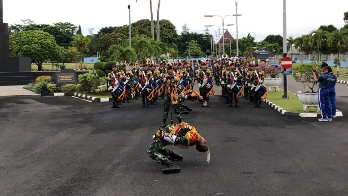 DRUMBAND GITA DIRGANTARA AAU YOGYAKARTA TOUR DE CAMPUS 2022