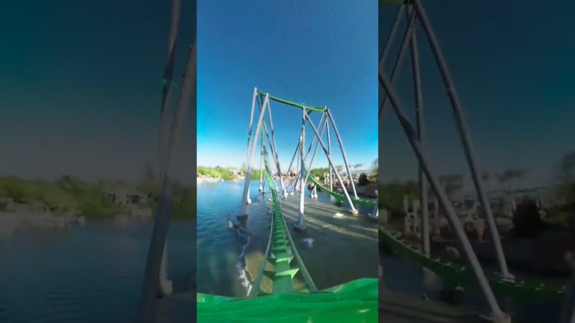 😱 Thank God it´s Front Row Friday 🎢 The incredible Hulk Coaster #shorts #universalorlando