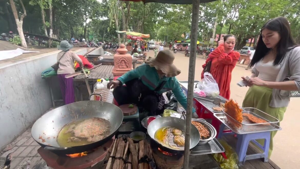 Street food Cambodia, mukbang street food cooking at Phnom Penh