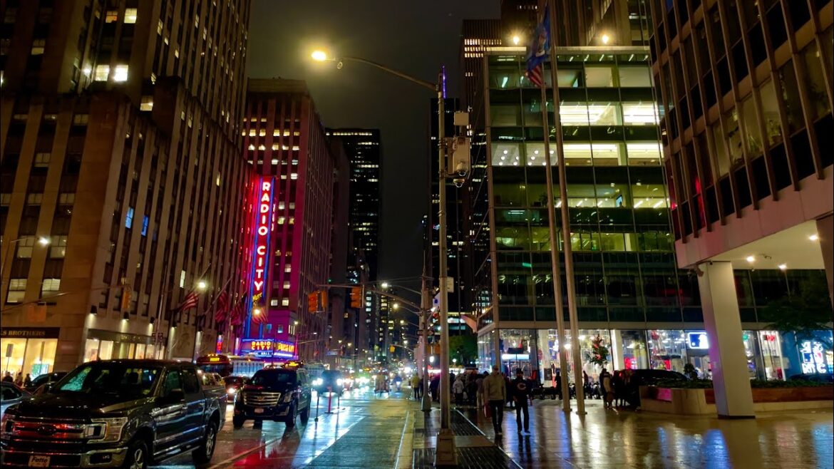 🇺🇸Live in NYC(10.01.2022): Cold Saturday Afternoon Walk in Manhattan