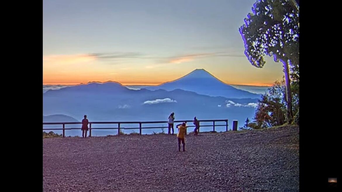 2022年9月12日 七面山（標高1,982m）から見た美しい富士山と、御来光映像