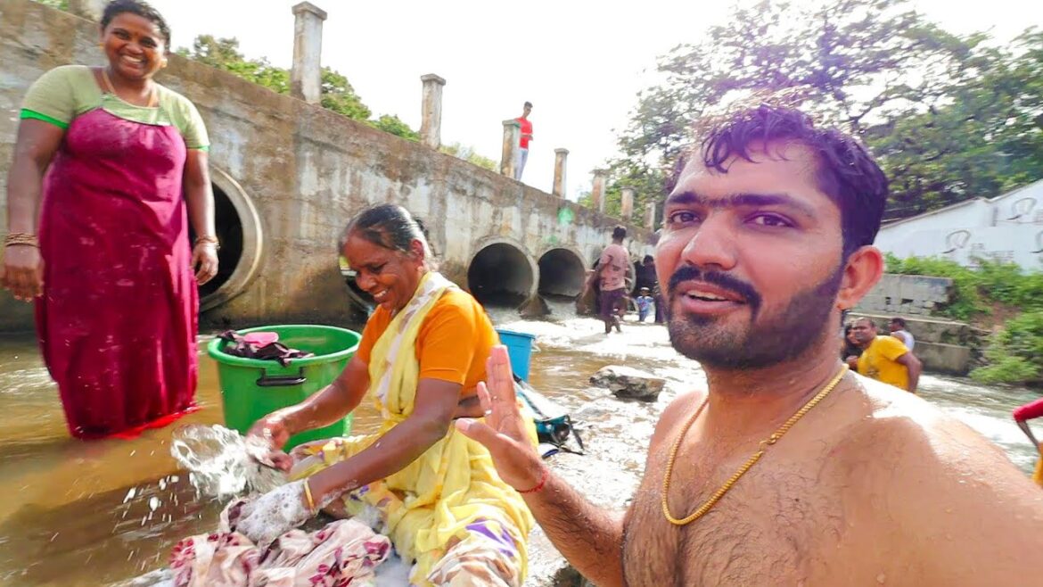 sab nha rhe hai 😀 ganv me aa gye sab nha rhe hai 😀 ganv me aa gye