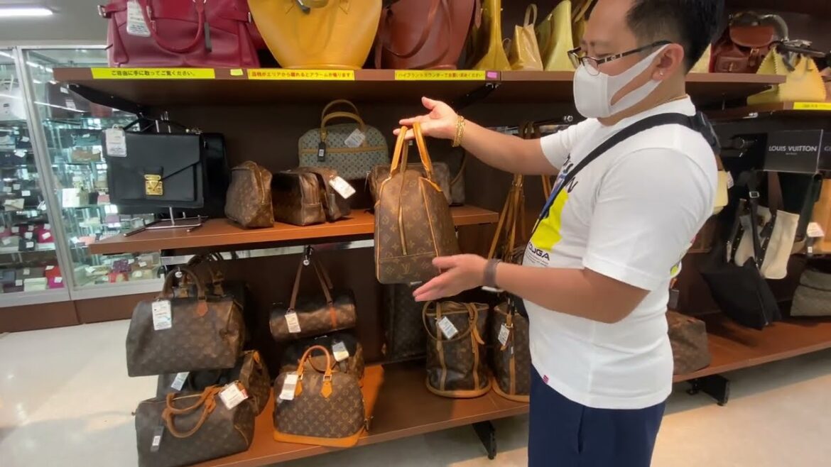 BOOK OFF LARGEST SECOND SHOP IN JAPAN BOOK OFF LARGEST SECOND SHOP IN JAPAN