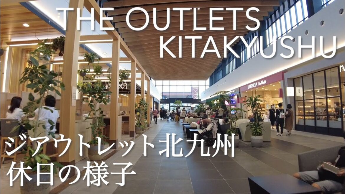 ジアウトレット北九州休日の様子The Outlets Kitakyushu