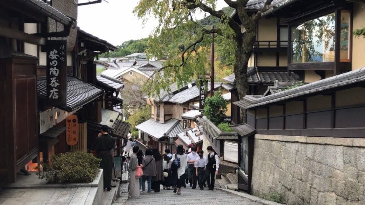 22年9月28日 午後の賑わう京都を歩く 清水寺,三年坂,八坂の塔,松原通り,六道珍皇寺,六波羅蜜寺 Walk around Kyoto city,Japan vlog