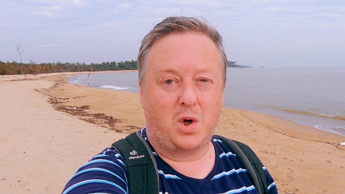 Walk on the Beach in Kota Bharu - Ep4. Great Malaysia Road Trip Vlog