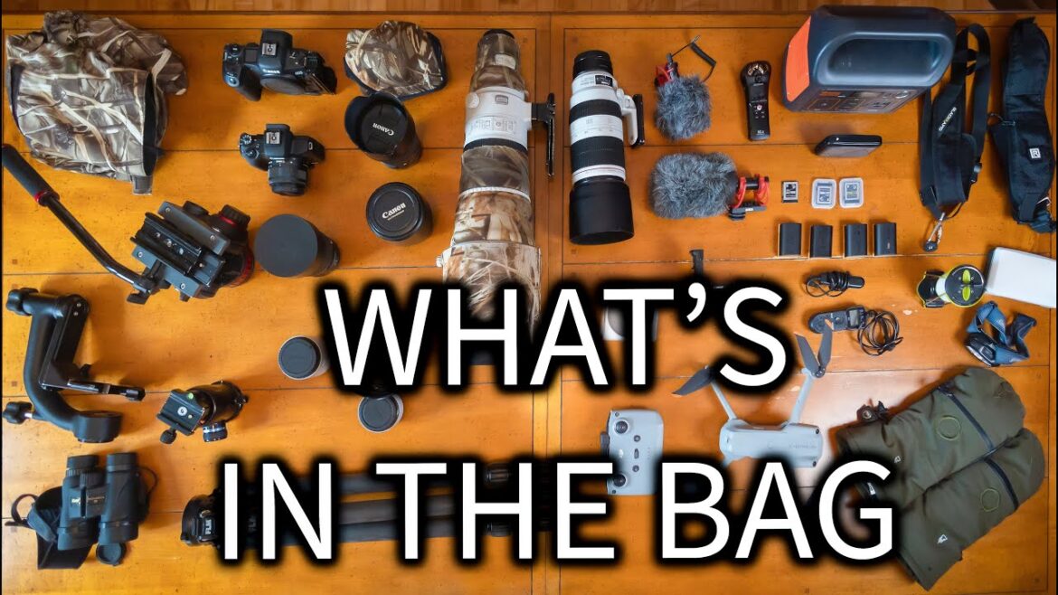 WORKING PRO GEAR: all the wildlife and nature photography equipment of a professional photographer.