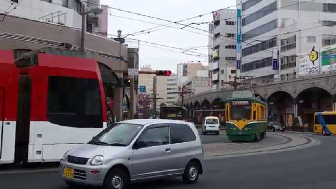 鹿児島市電いづろ通電停 Kagoshima City Tram at Izuro-dori