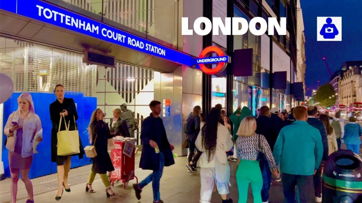 Central London Autumn Walk 🇬🇧 Piccadilly Circus, WEST END, Soho | London Walking tour | 4K HDR walk.