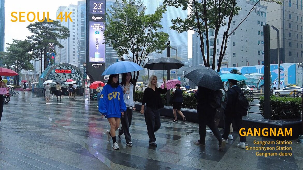 [Seoul Walk] Rainy walk from Gangnam station to Sinnonhyeon Station l 4K HDR