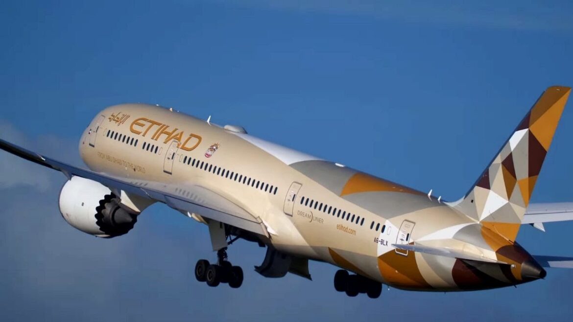 π΄| MAN Airport – live | Saturday morning action | 8am – 10:30am π΄| MAN Airport - live | Saturday morning action | 8am - 10:30am