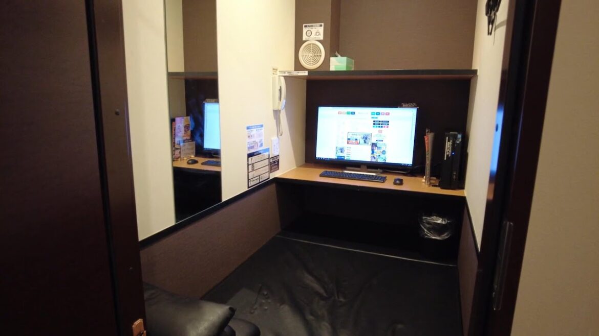 Stay at capsule private room in Japan | net cafe Kaikatsu club Stay at capsule private room in Japan | net cafe Kaikatsu club