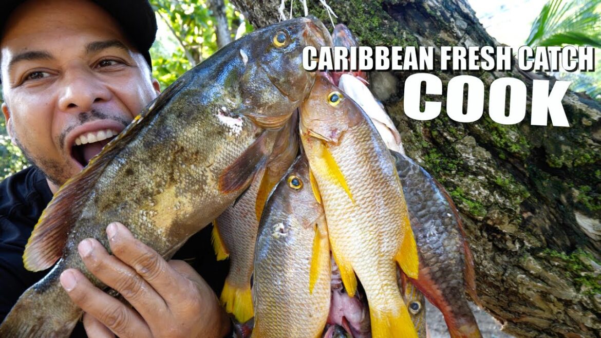 FRESH SEAFOOD COOKING CATCH OF THE DAY ON THE BEACH