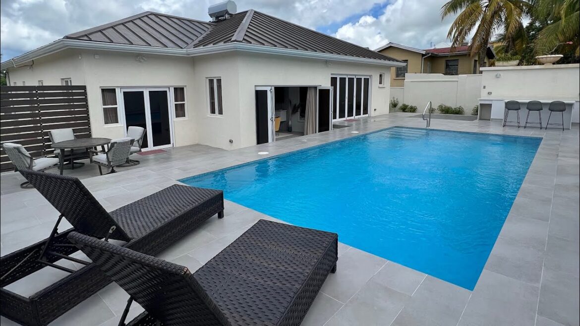 Barbados Luxury House For Sale – USD$587,500 in Elizabeth Park, Christ Church – 3 Bed • 2.5 Bath Barbados Luxury House For Sale - USD$587,500 in Elizabeth Park, Christ Church - 3 Bed • 2.5 Bath