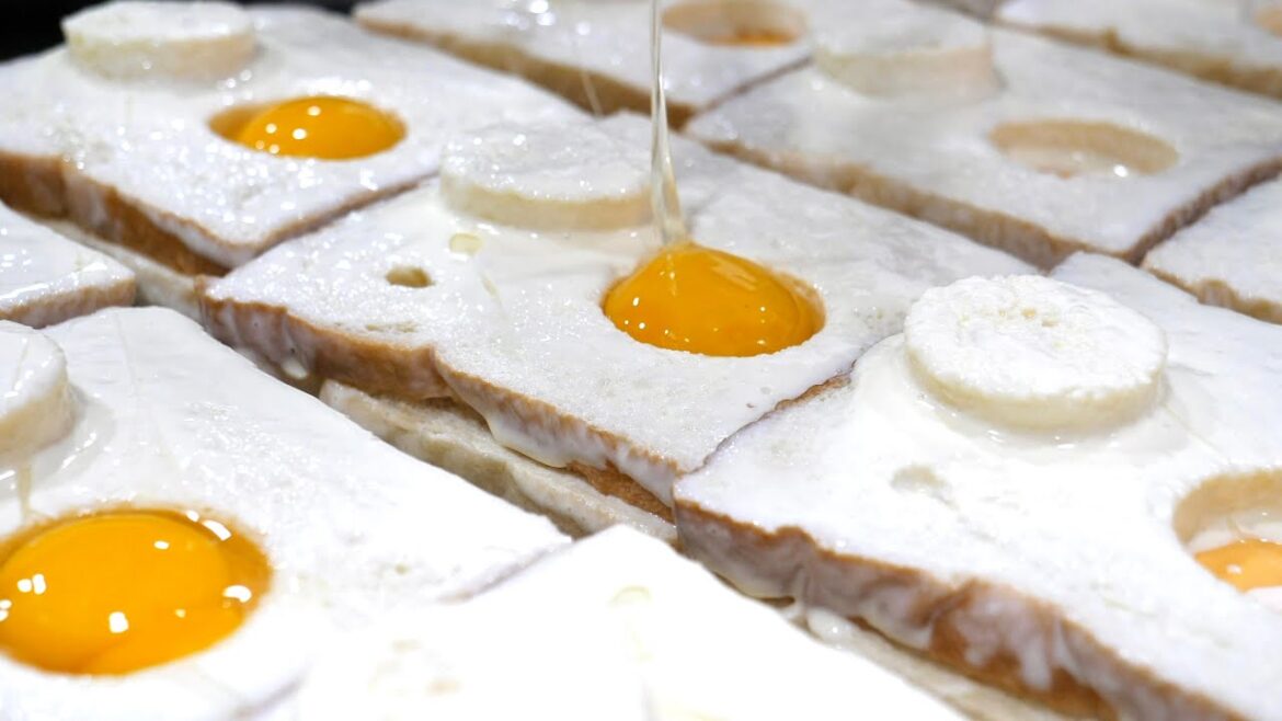 이런 계란빵은 처음 봅니다! 중3때부터 35년째 만드는 신기한 햄 치즈 계란빵 Special ham cheese egg bread – Korean street food 이런 계란빵은 처음 봅니다! 중3때부터 35년째 만드는 신기한 햄 치즈 계란빵 Special ham cheese egg bread - Korean street food