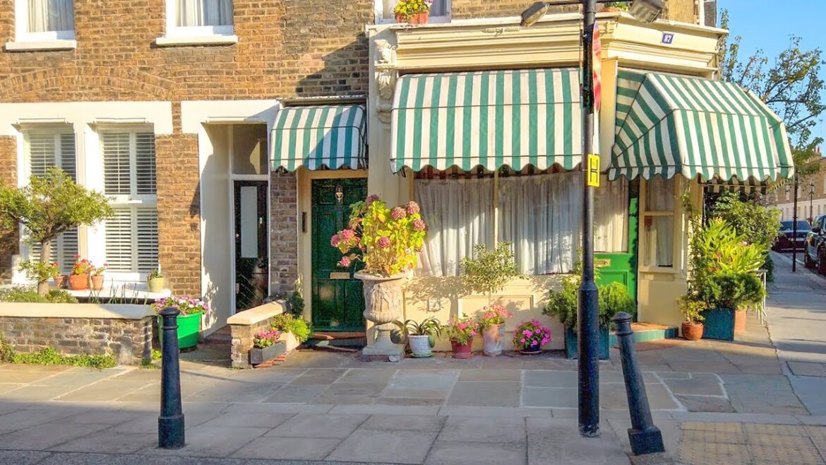 London Walk from Battersea Power Station through Belgravia to Sloane Square