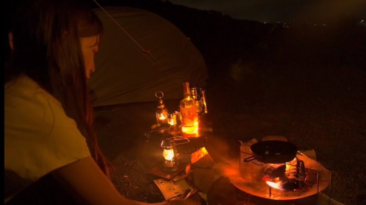 【ズボラキャンプ女子】最高な景色☺︎。おともは餃子とナスの煮浸し。