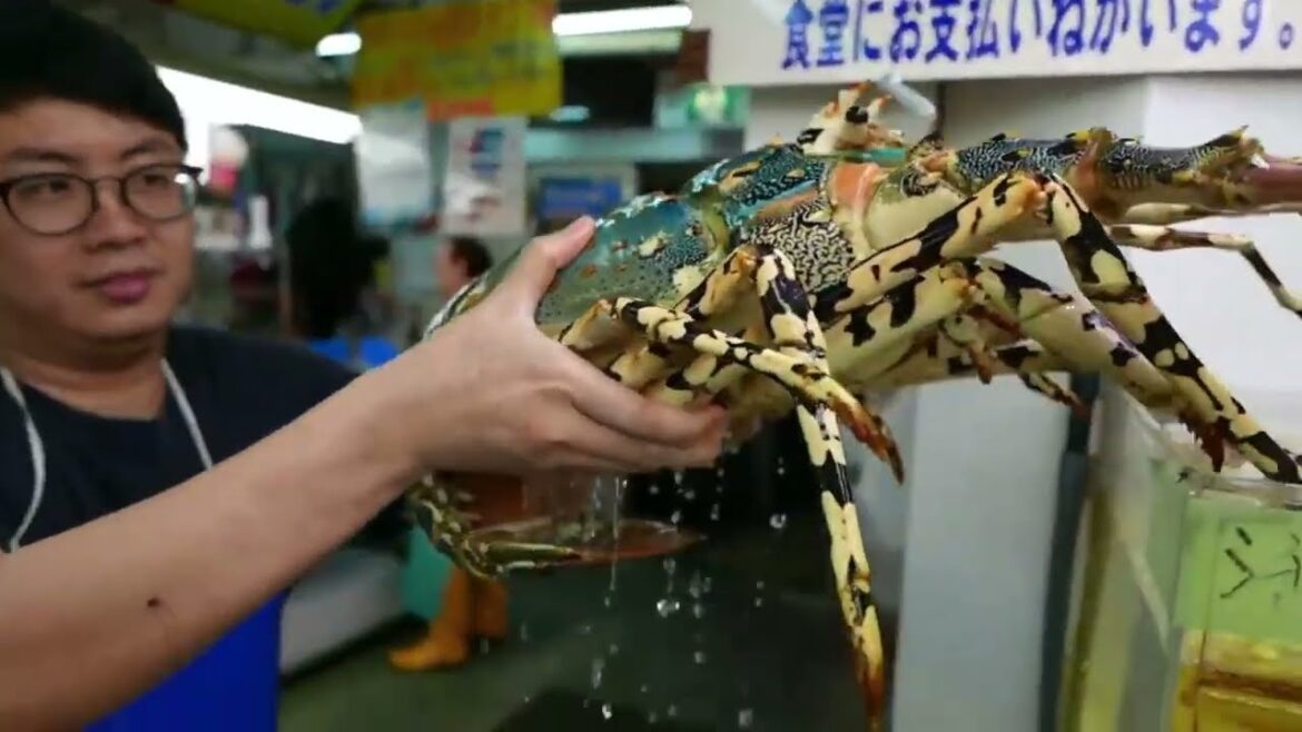Japanese Street Food – GIANT LOBSTER – Okinawa Seafood Japan Japanese Street Food - GIANT LOBSTER - Okinawa Seafood Japan